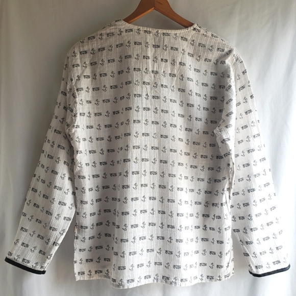 Veda Long Sleeve White and Black V-neck Top, Size: Lg. - Picture 2 of 9